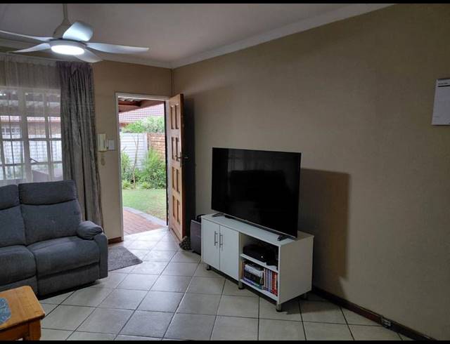 2 BEDROOM TOWNHOUSE FOR SALE IN ANNLIN
